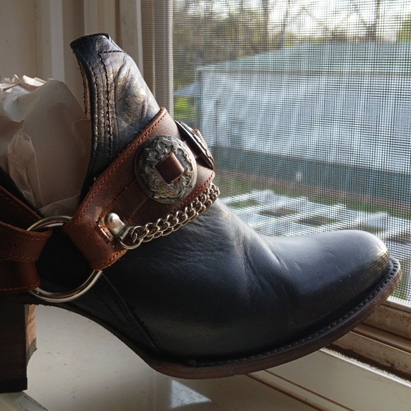 Freebird's Mystic Black - 11 - Picture 4 of 7